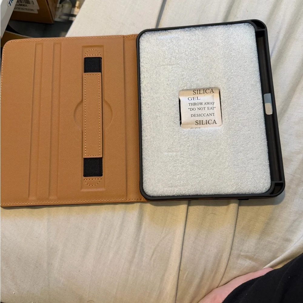 Apple Black Leather Tablet Cover